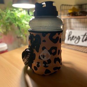Hydrojug Black/Cheetah Sleeve SOLD OUT
